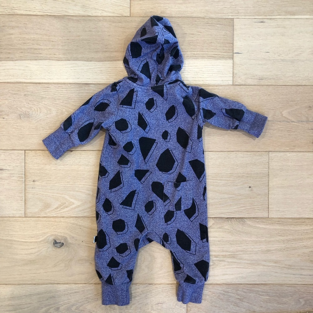 Baby jumpsuit with geometric print